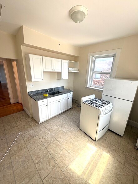 Building Photo - 215 N Harvard St