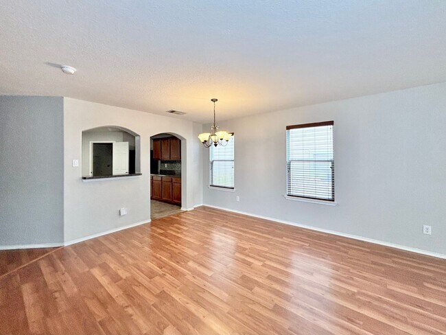 Building Photo - Beautiful 4 Bedroom Home in Inwood Place!