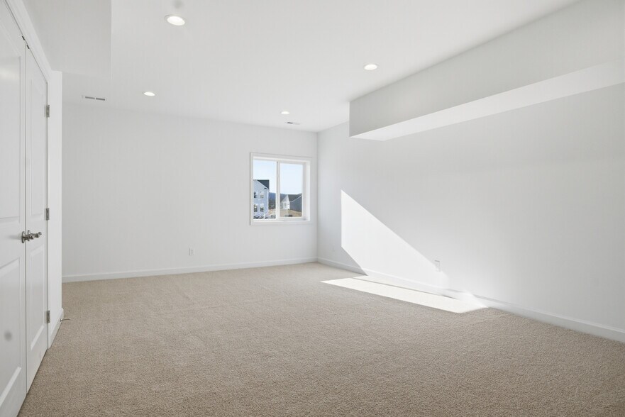 Building Photo - 4049 Emilia Way