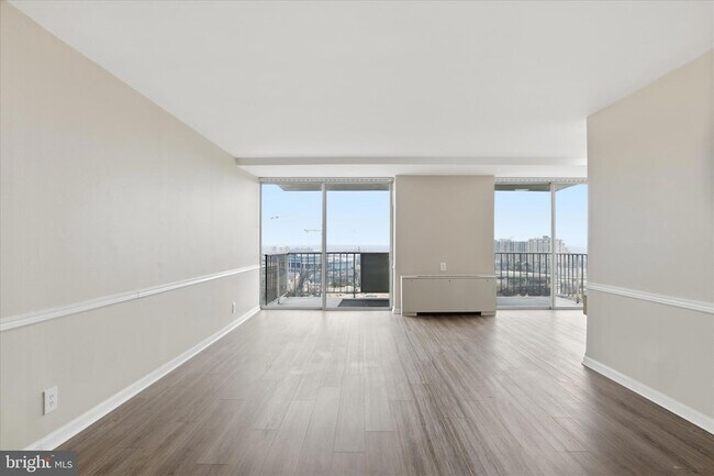 Building Photo - 301 N Beauregard St