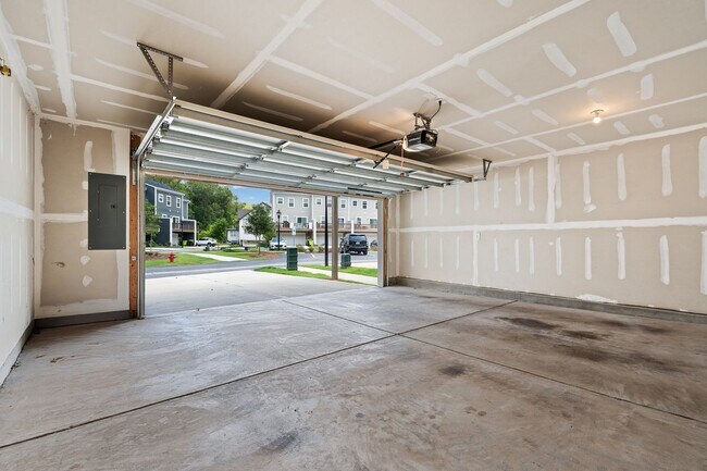 Building Photo - 121 Callowhill Ln