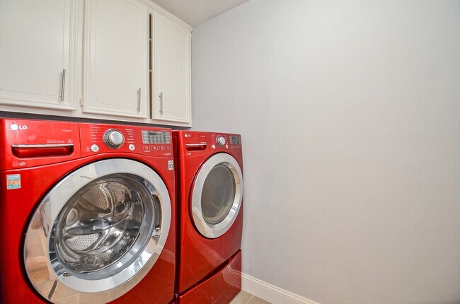 Building Photo - 1606 Crystal Hills Dr