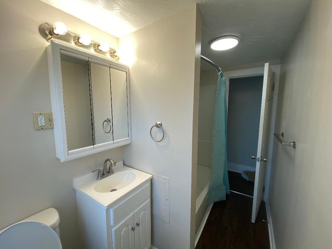 Building Photo - 218 N 12th Ave