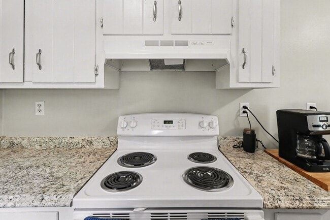 Building Photo - Beautiful 3 Bedroom Home in North Chesterfield ***Available Early July 2026***