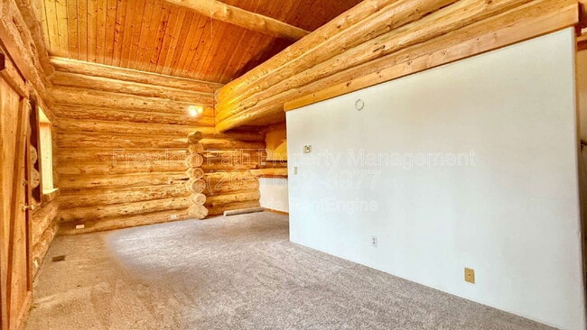 Building Photo - 520 Day Break Rd