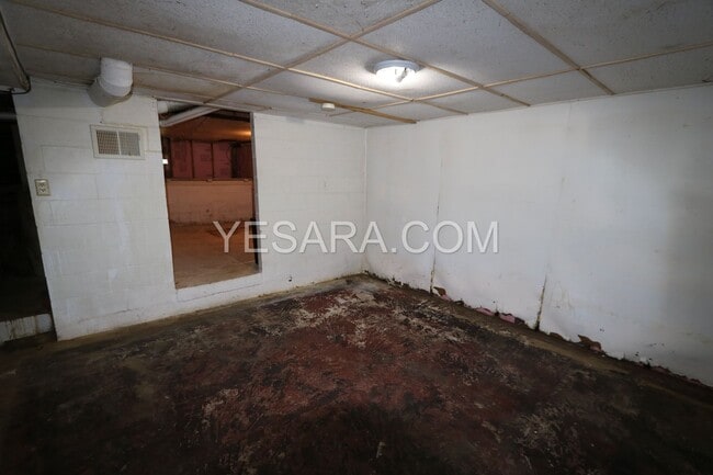 Building Photo - 2 Bedroom 1 Bath House