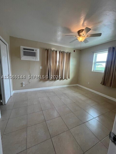 Building Photo - 4500 SW 67th Ave