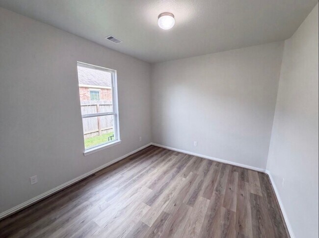 Building Photo - 7827 Amber Ct