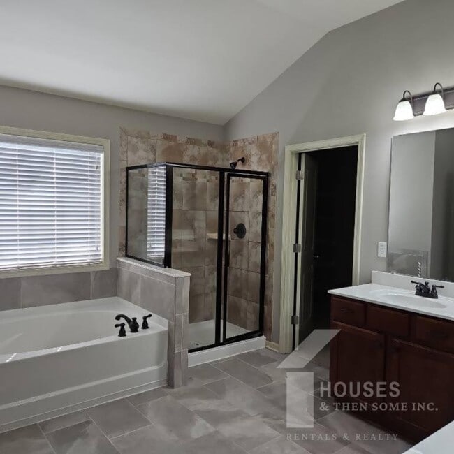 Building Photo - 204 Wild Meadow Dr