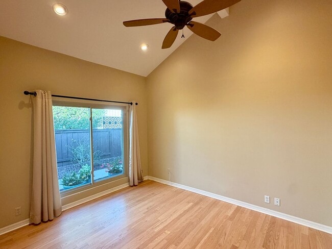 Building Photo - Spacious Three Bedroom in the Sunrise Pointe Community
