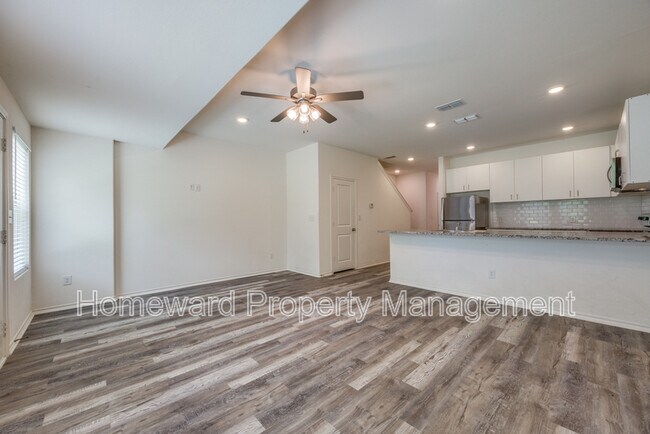 Building Photo - 707 S 6th St