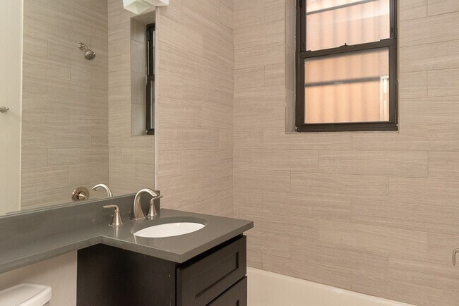 Building Photo - 2425 N Kedzie Blvd