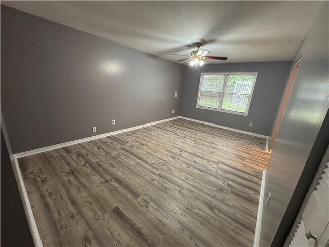 Building Photo - 1054 Gallen Ct