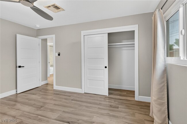 Building Photo - 333 S Tonopah Dr