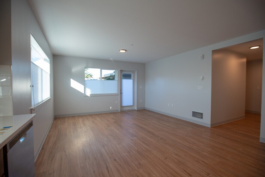 Building Photo - 303 Edmonds St