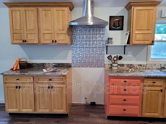 Building Photo - 4208 Lees Ln