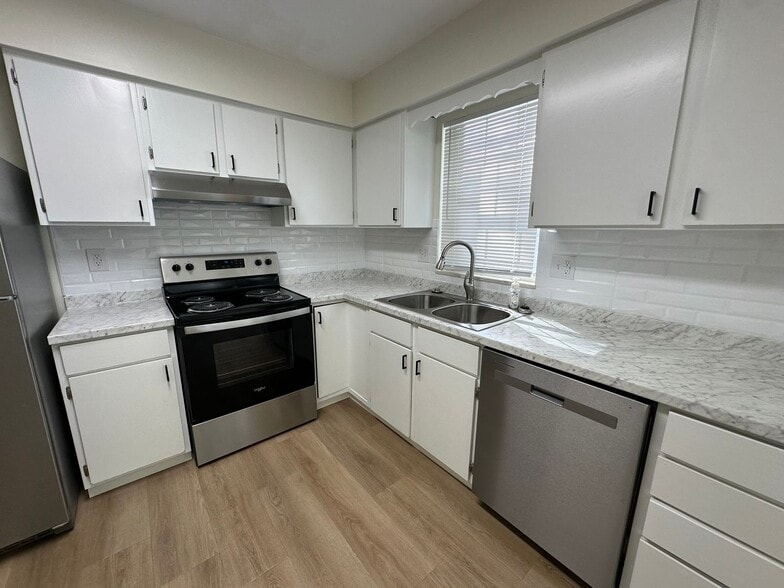 Building Photo - 37 Campbell Dr