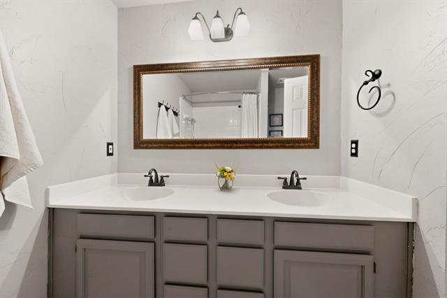 Building Photo - 5213 Quail Creek Dr