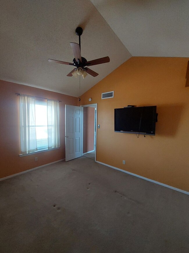 Building Photo - Beautiful Rental near Fort Bliss