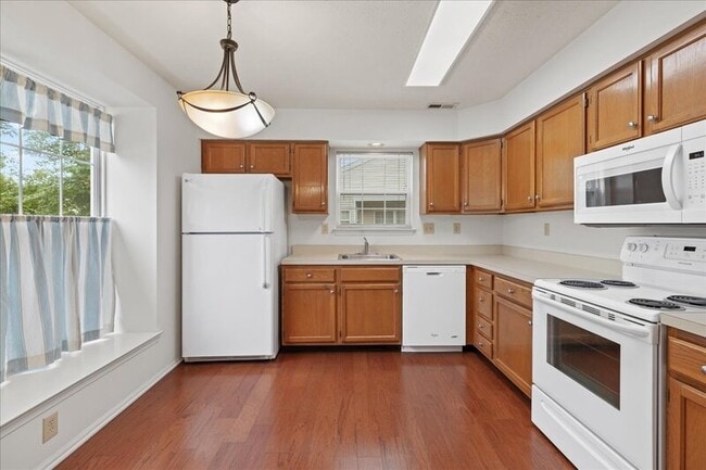 Building Photo - 408 Elderberry Ct