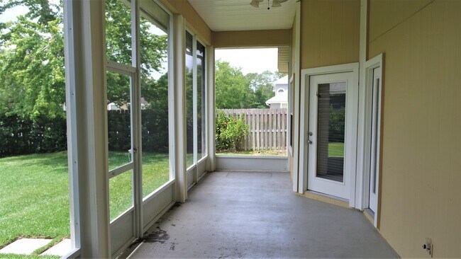 Building Photo - Fall Head Over Heels for this 4 bedroom, 3...