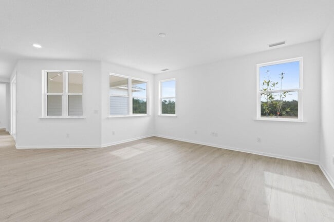 Building Photo - 9511 Paradise Dr