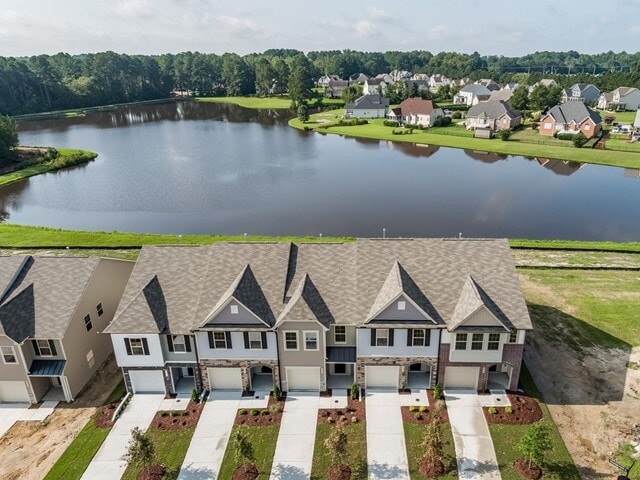 Building Photo - 3954 Weavers Pond Dr