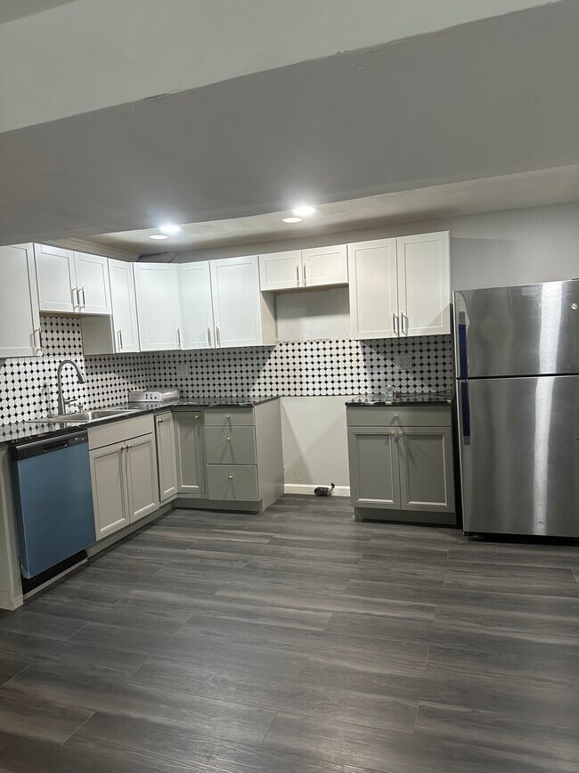 Building Photo - 1011 Hudson St