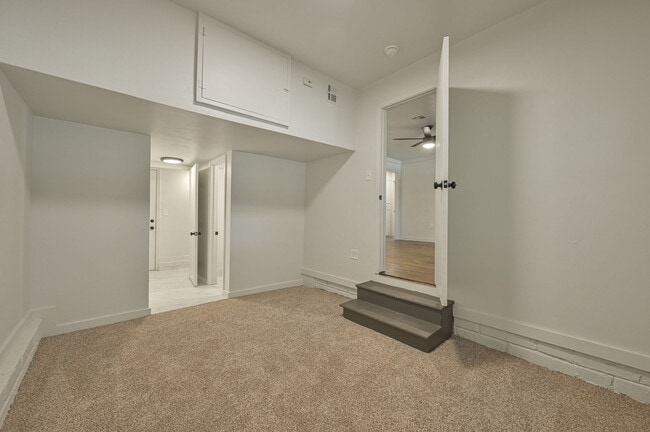 Building Photo - 1125 SW 47th St