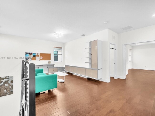 Building Photo - 10250 NW 76th Terrace