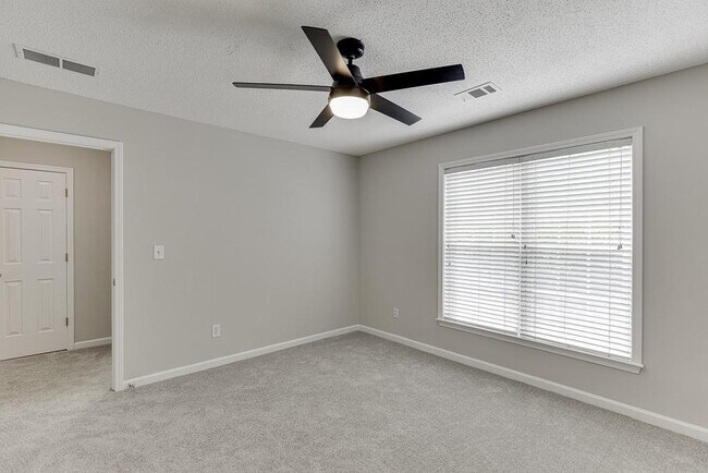 Building Photo - 2421 Elkhorn Ter