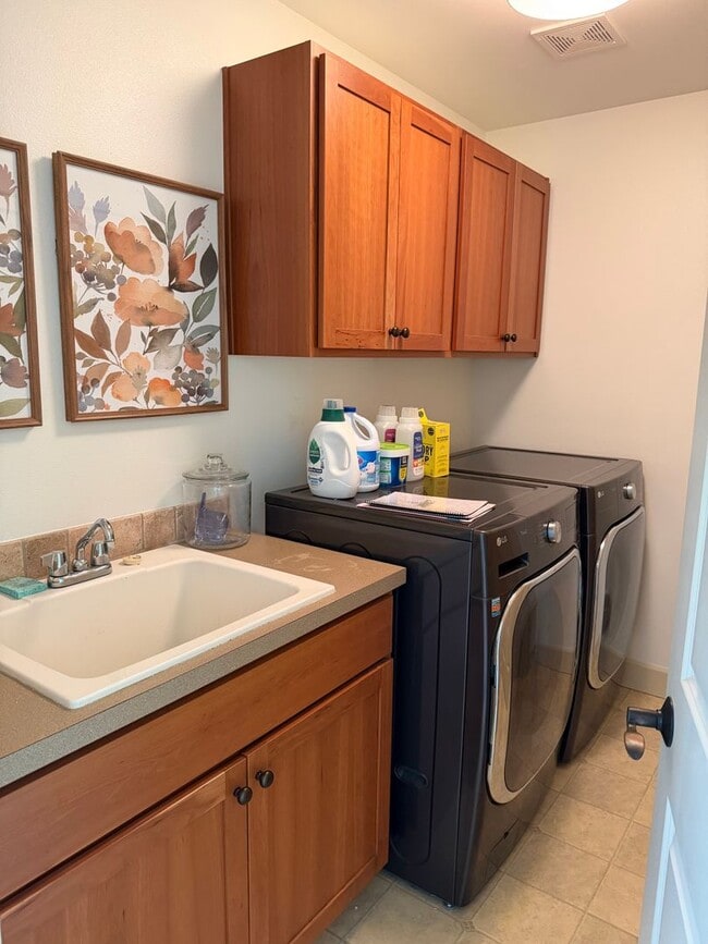 Building Photo - 21808 Quiet Water Loop E