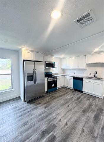 Building Photo - 303 W Broad St