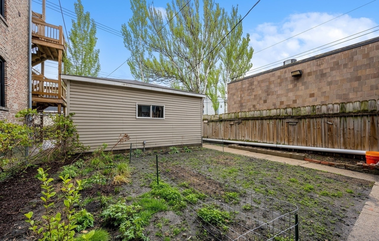 Building Photo - 1359 N Rockwell St
