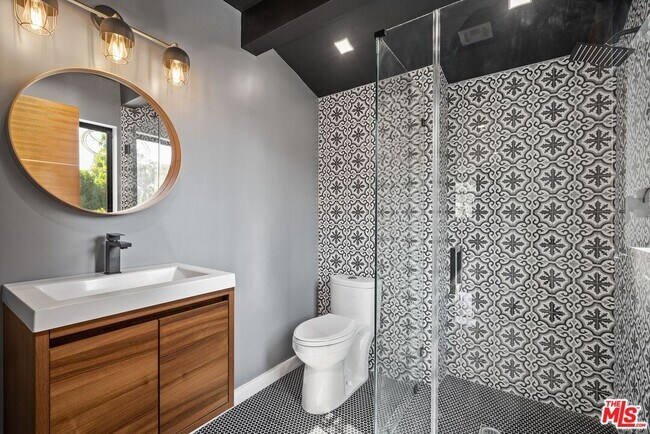 Building Photo - 22263 Buenaventura St