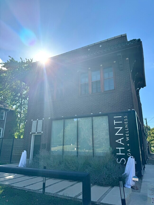 Building Photo - 2601 S Kingshighway Blvd