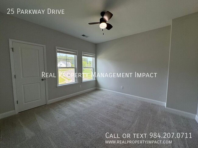 Building Photo - 25 Parkway Dr