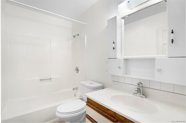 Building Photo - 6478 MacArthur