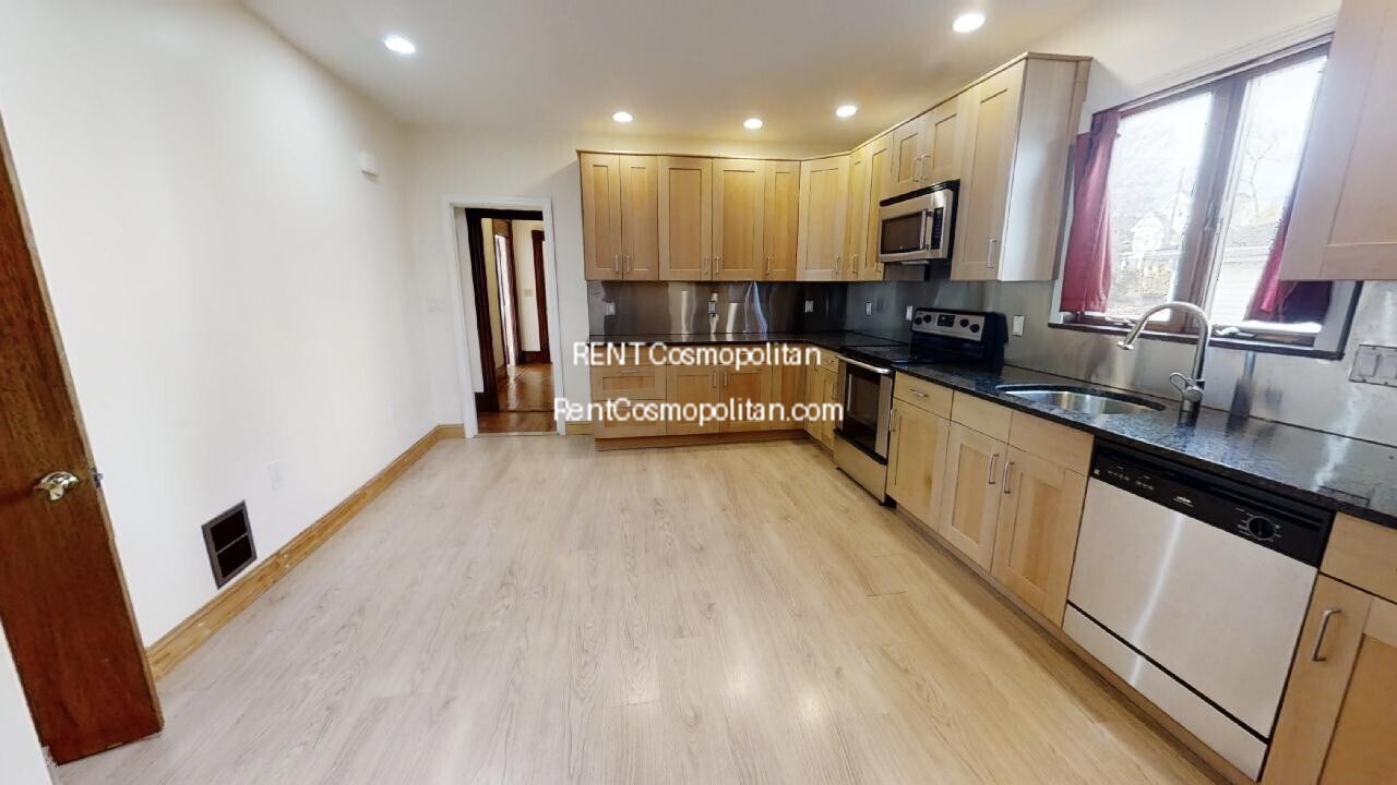 Building Photo - 97 Hawthorne St