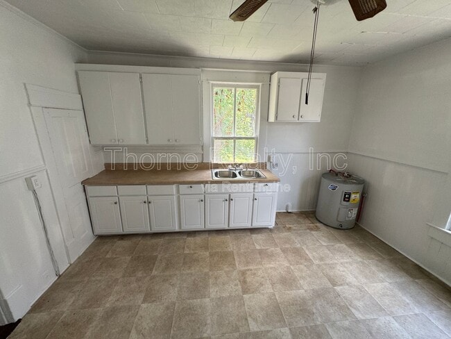 Building Photo - 809 Sunset Ave