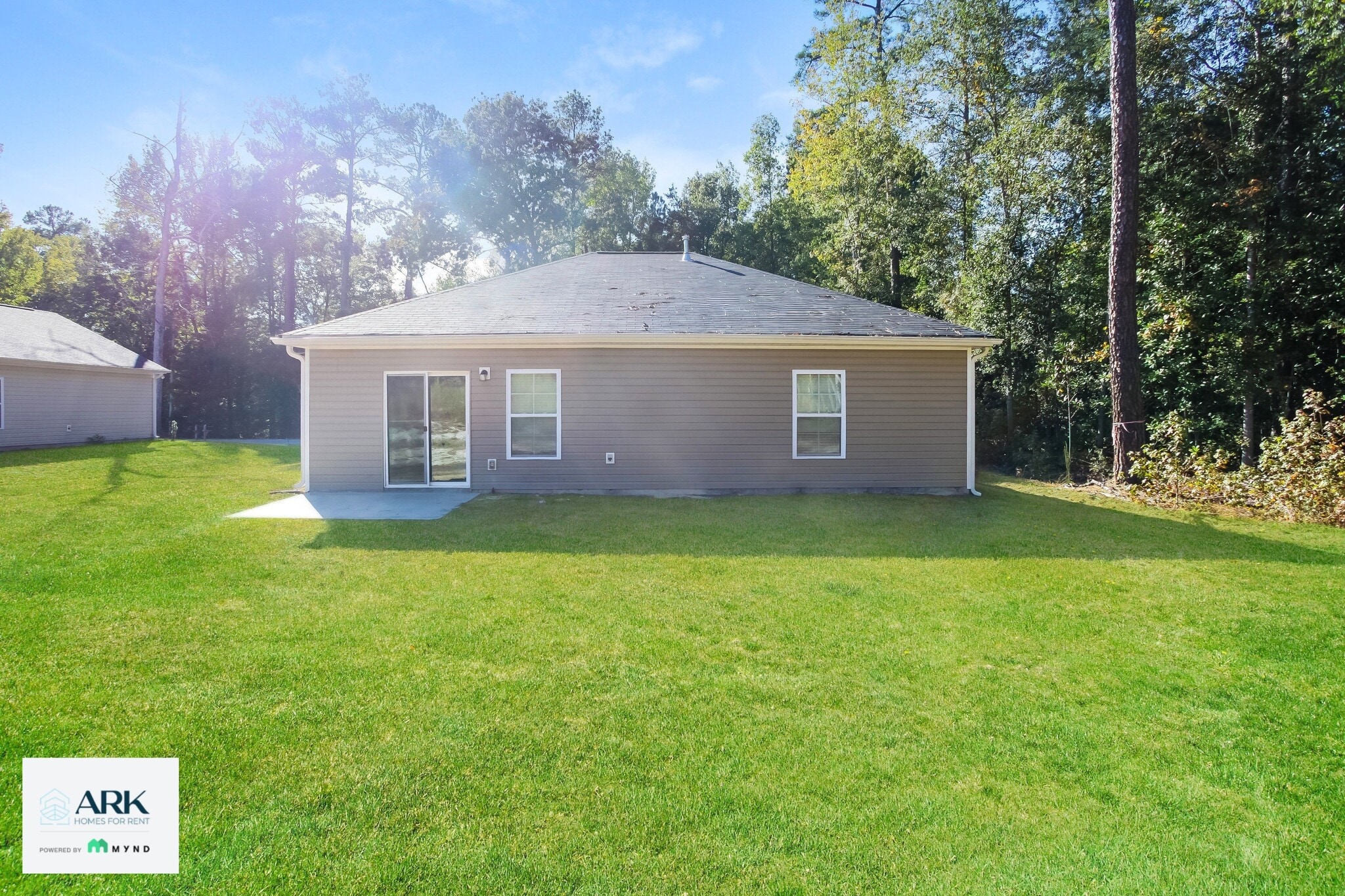 Building Photo - 1307 Lakeshore Dr