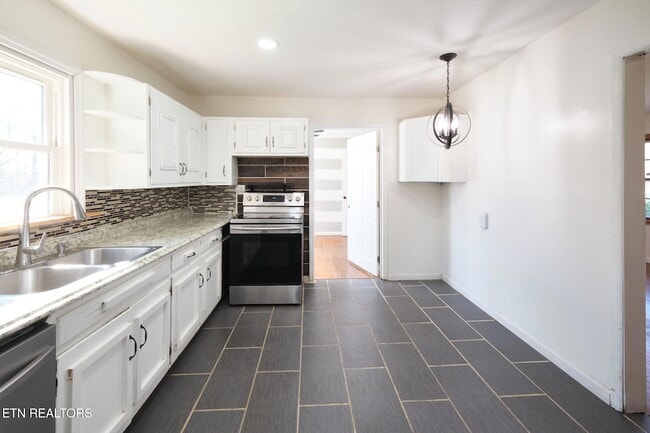 Building Photo - 548 Murray Rd NW