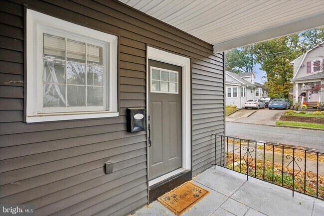 Building Photo - 229 New Jersey Ave