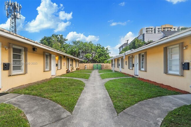 Building Photo - 840 SW 7th St