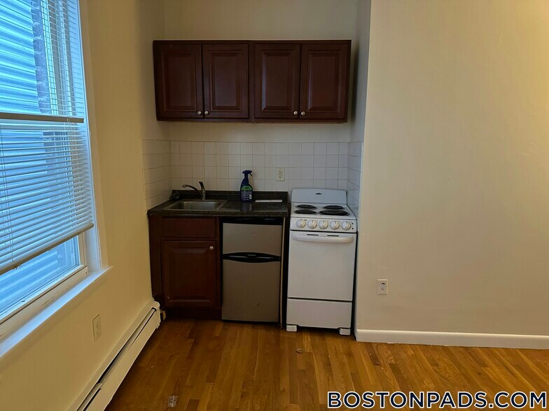 Building Photo - 49 S Huntington Ave