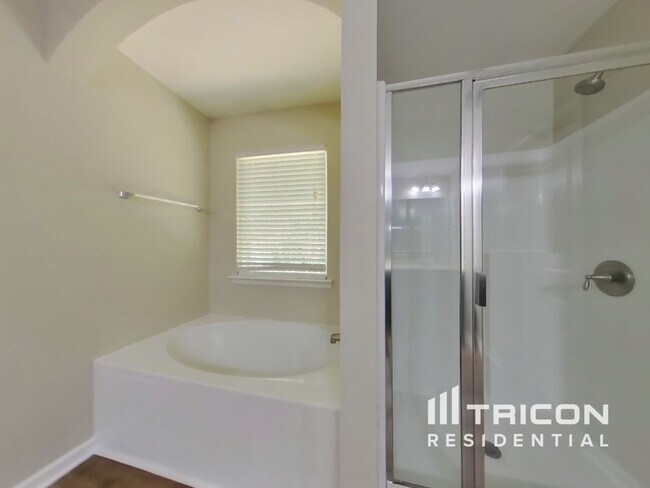 Building Photo - 4050 Tarnwood Pl