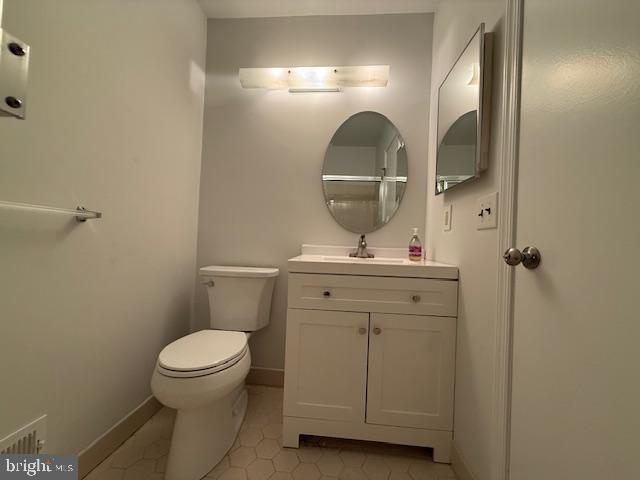 Building Photo - 11 Sycamore Ct