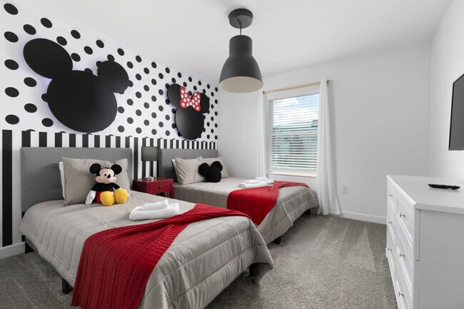 Building Photo - 954 Splash Shot Pl