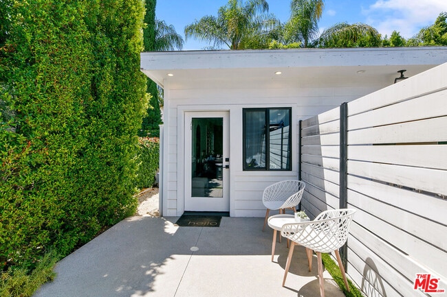 Building Photo - 5911 Beckford Ave