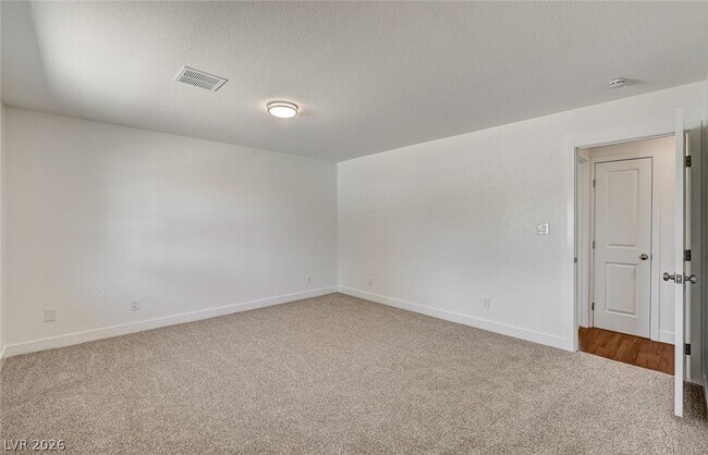 Building Photo - 1580 Quarter Horse Dr